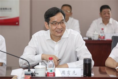 集團黨委書記、董事長周育先指導工作